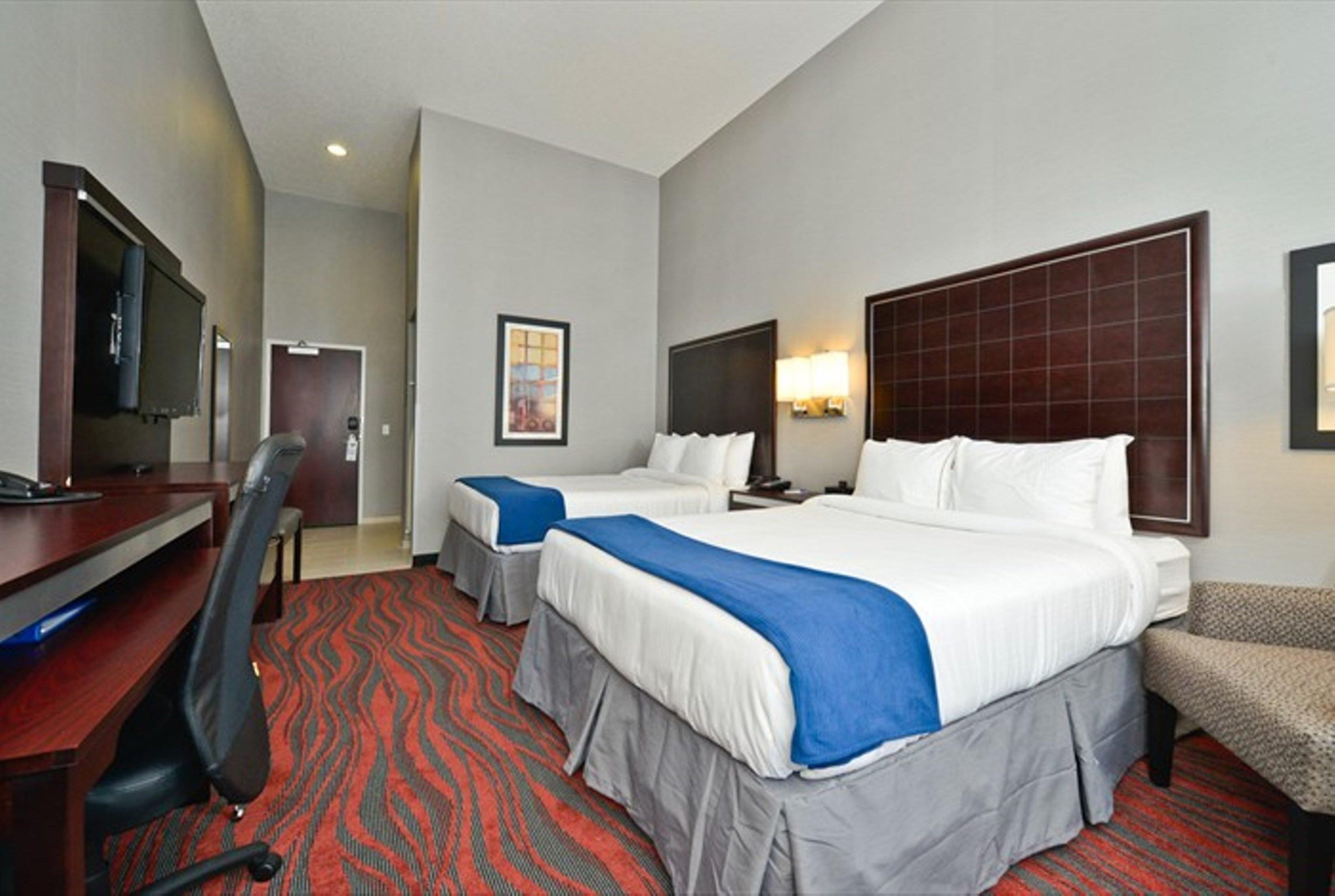 Holiday Inn Express & Suites Utica, An Ihg Hotel Room photo